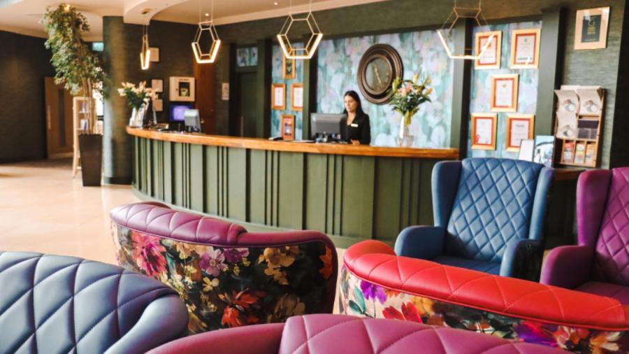 Amber Springs Hotel Гори Екстериор снимка