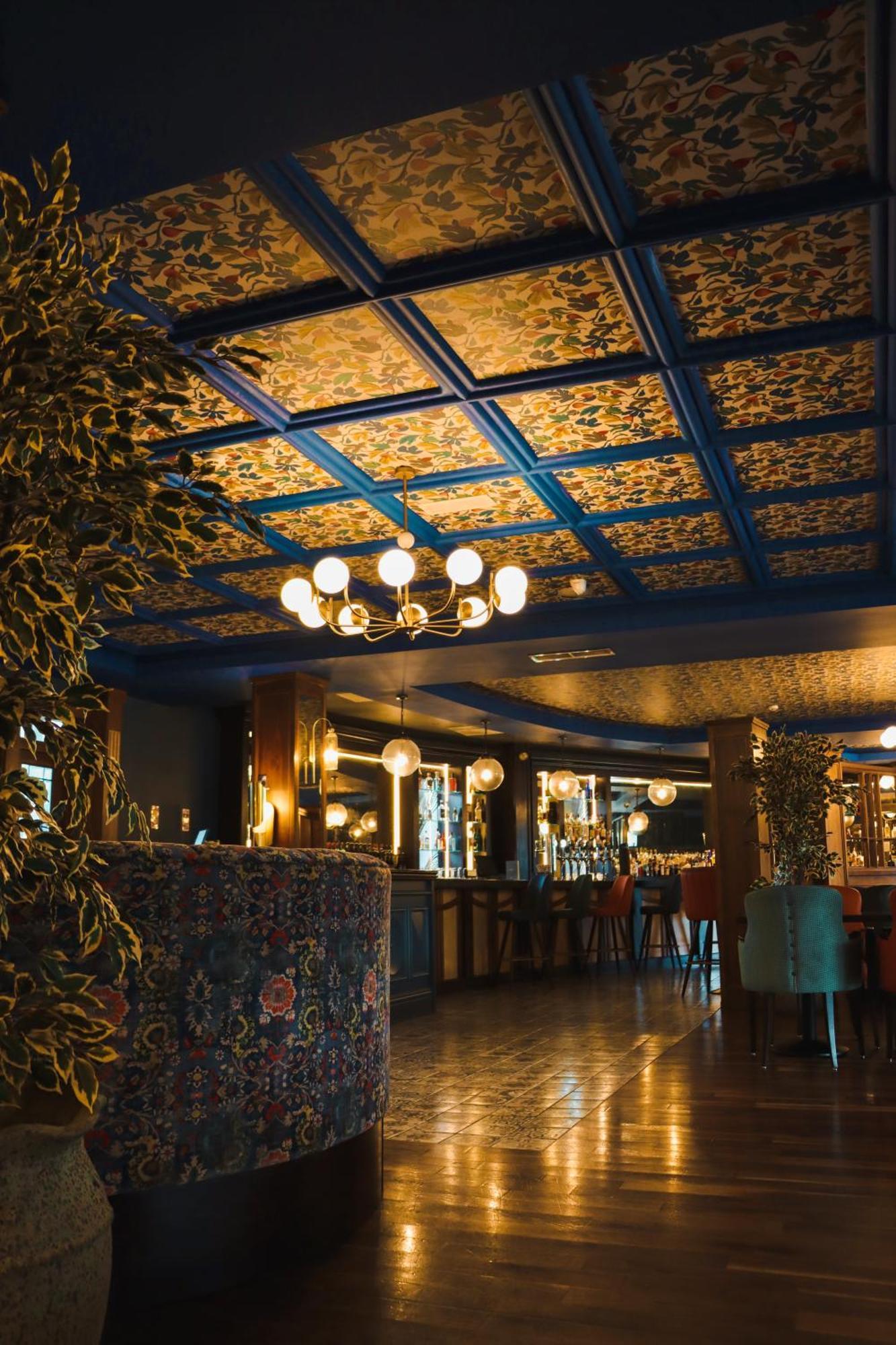 Amber Springs Hotel Гори Екстериор снимка