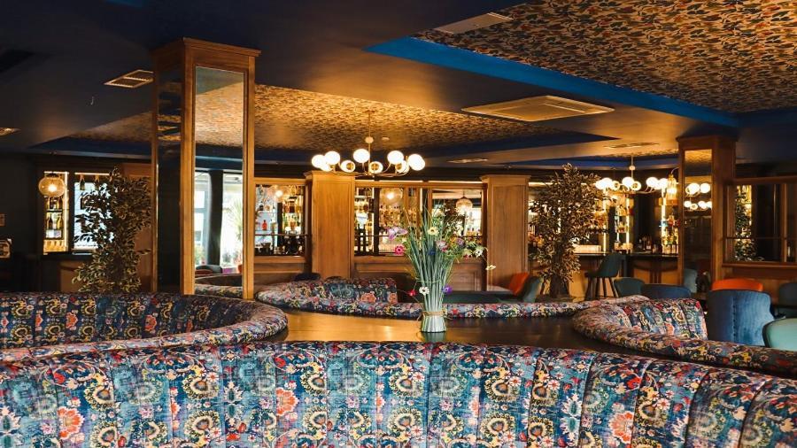 Amber Springs Hotel Гори Екстериор снимка