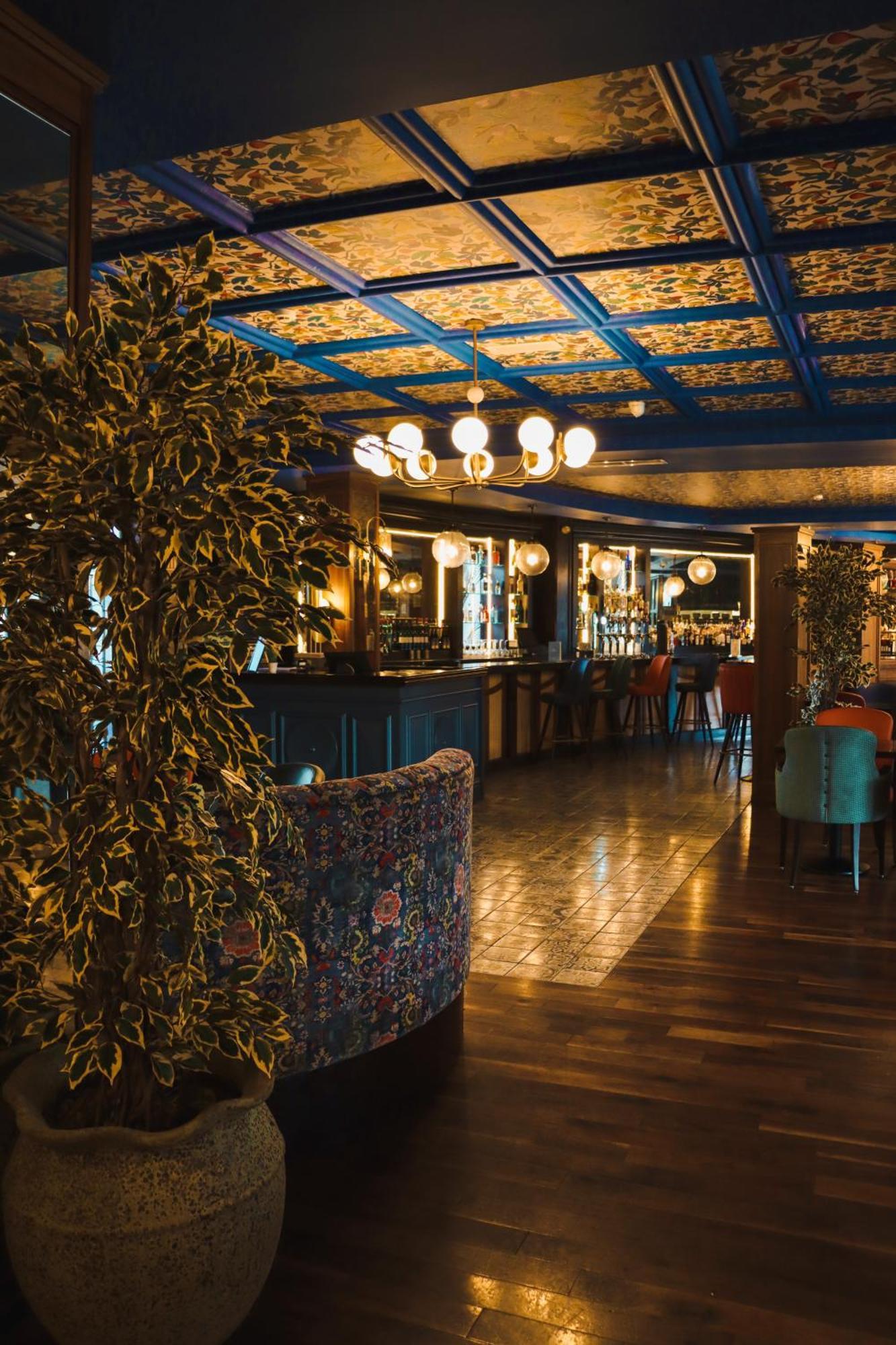 Amber Springs Hotel Гори Екстериор снимка